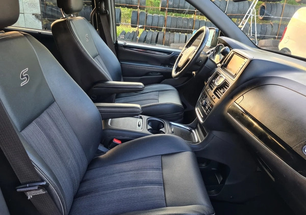 Lancia Voyager cena 61999 przebieg: 200473, rok produkcji 2014 z Miłakowo małe 781